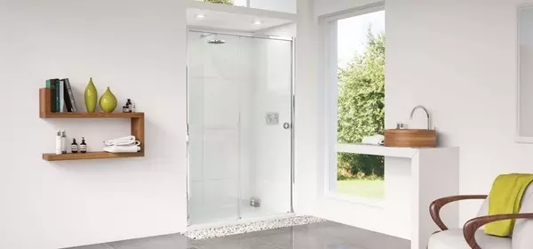 két fal közötti zuhanyzó