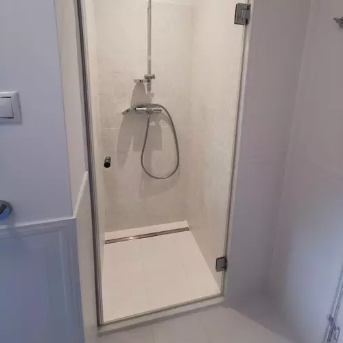 zuhanyajtó zuhanyajtó